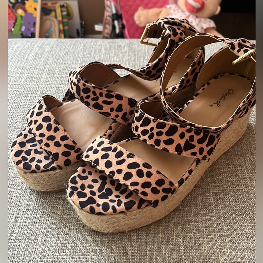 Cute wedge